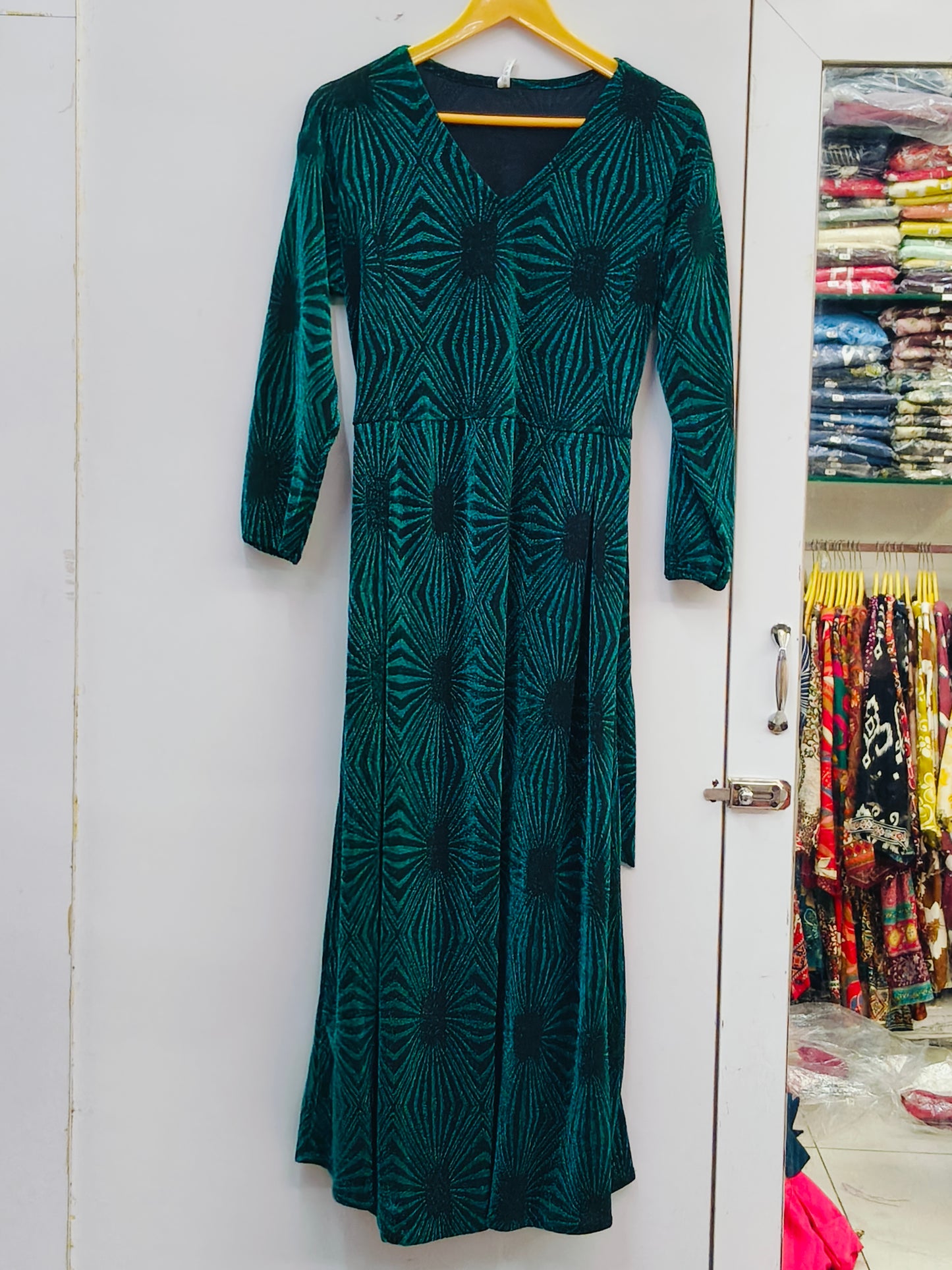 DRESS